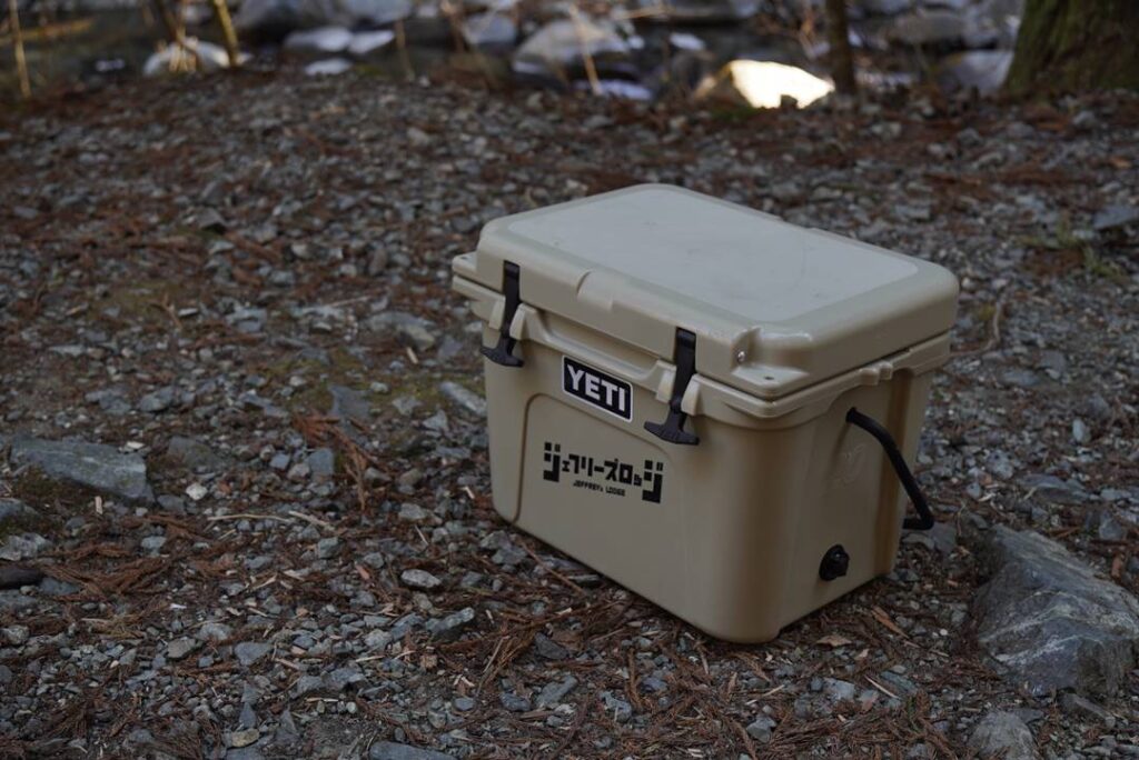 YETI Roadie Cooler 20】ソロキャップに丁度いいサイズのクーラー ...